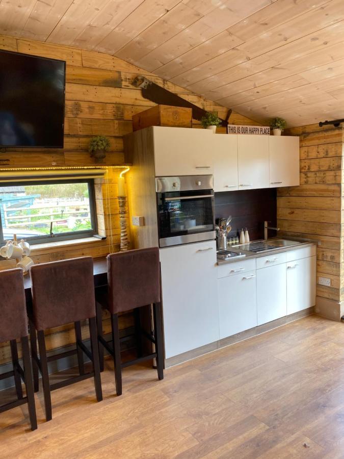 Willow Court Farm Studio East & Petting Farm, 8 Mins To Legoland & Windsor, 15 Mins To Lapland Uk エクステリア 写真